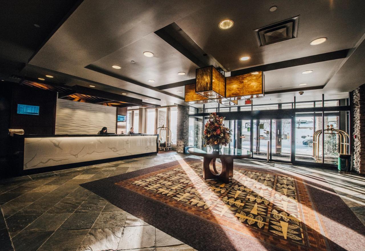 The Explorer Hotel Yellowknife Exterior foto