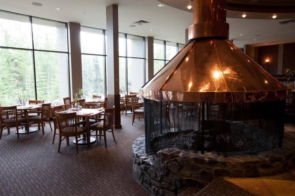 The Explorer Hotel Yellowknife Exterior foto